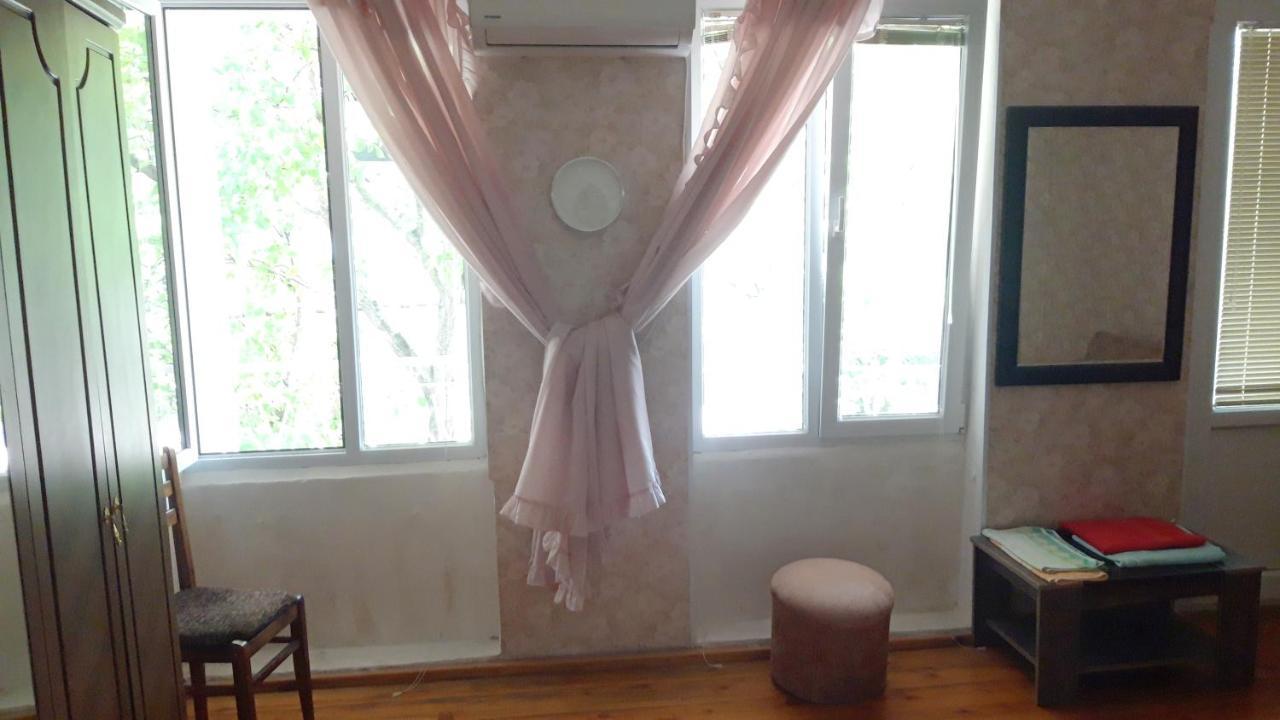 Pospolita Guest House Kutaisi Ngoại thất bức ảnh