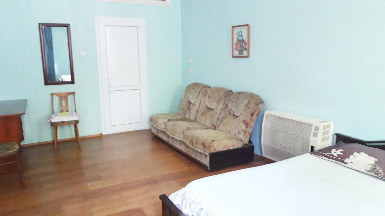 Pospolita Guest House Kutaisi Ngoại thất bức ảnh