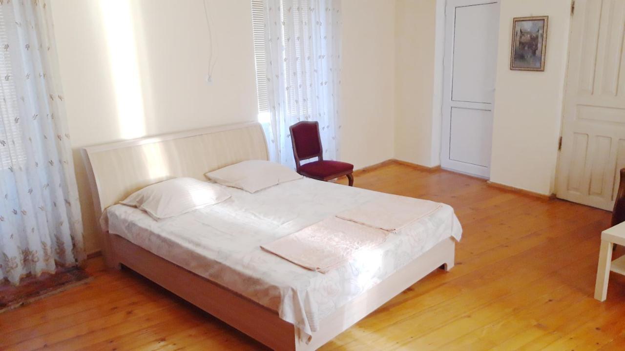 Pospolita Guest House Kutaisi Ngoại thất bức ảnh