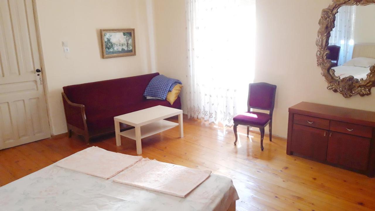 Pospolita Guest House Kutaisi Ngoại thất bức ảnh