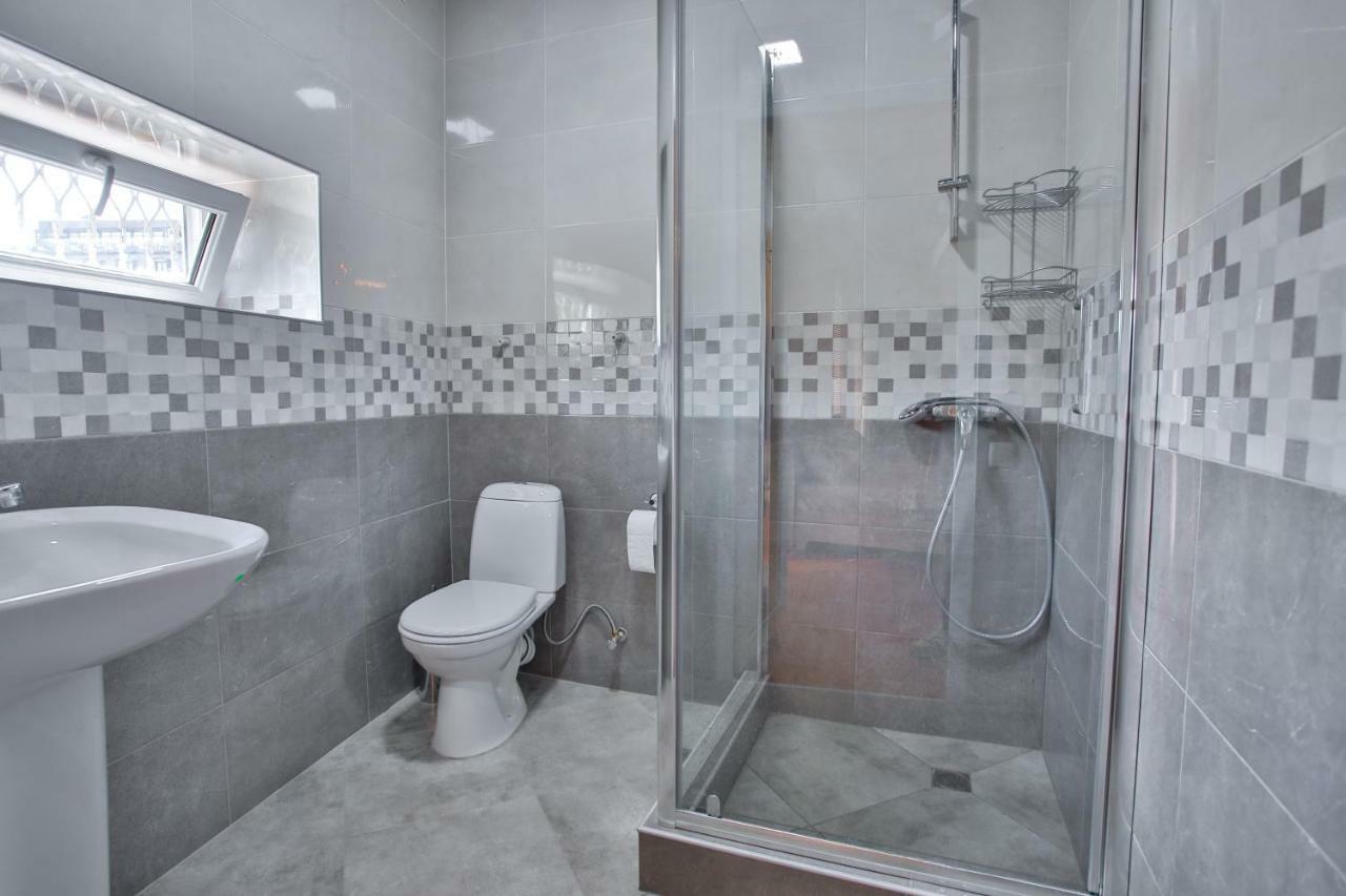Pospolita Guest House Kutaisi Ngoại thất bức ảnh
