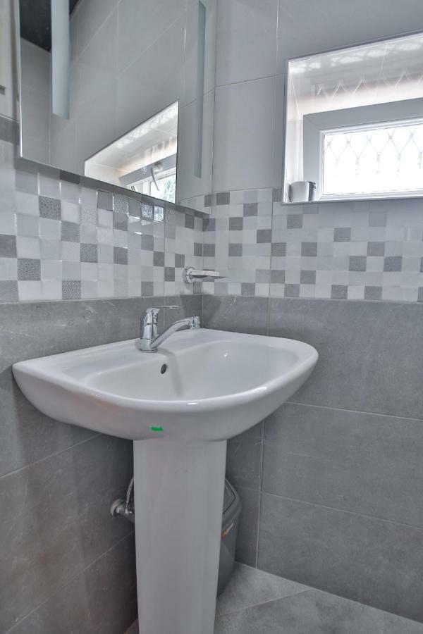 Pospolita Guest House Kutaisi Ngoại thất bức ảnh