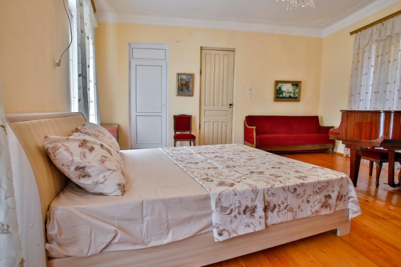 Pospolita Guest House Kutaisi Ngoại thất bức ảnh
